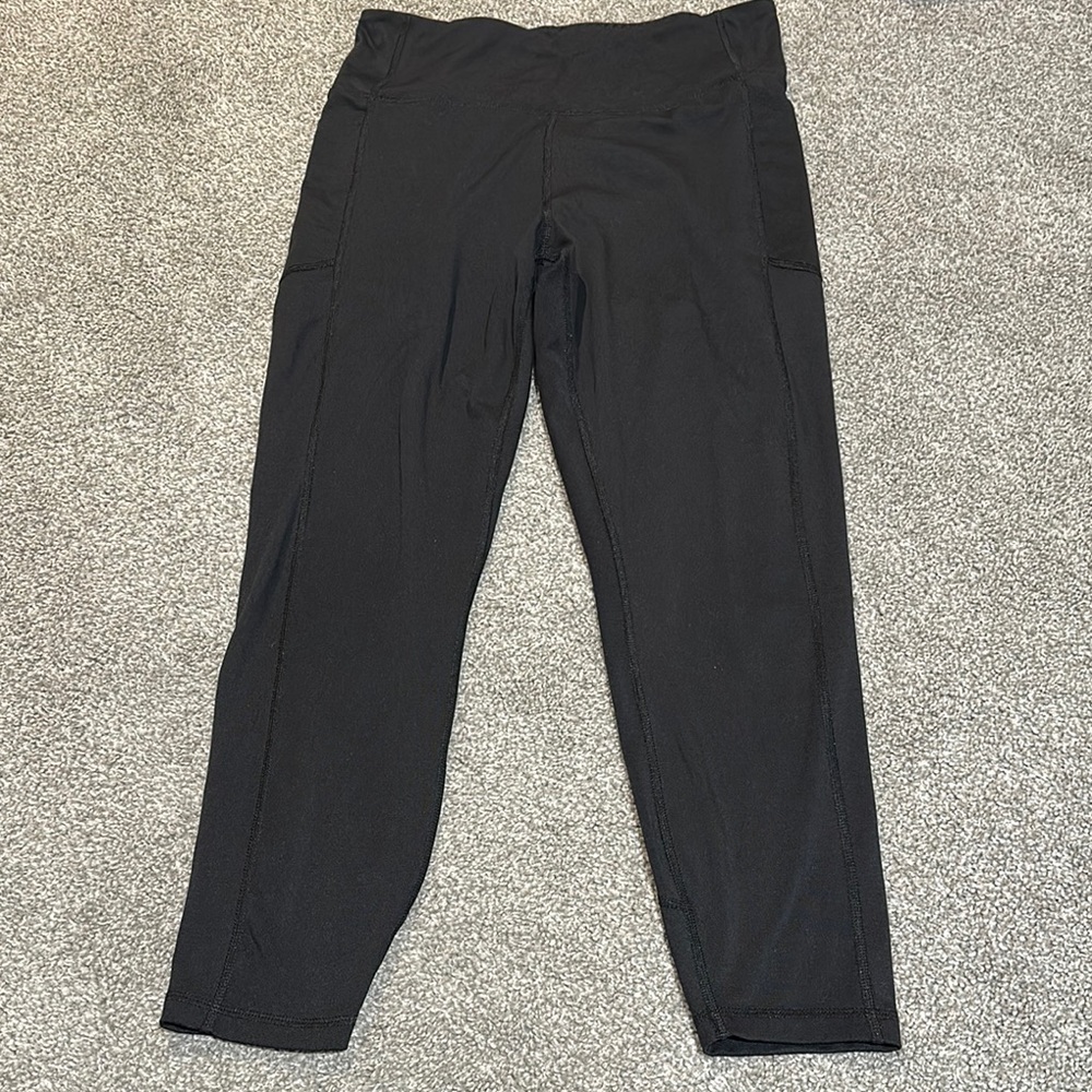 Victoria’s Secret Sport Black 7/8 pocket‎ leggings size large